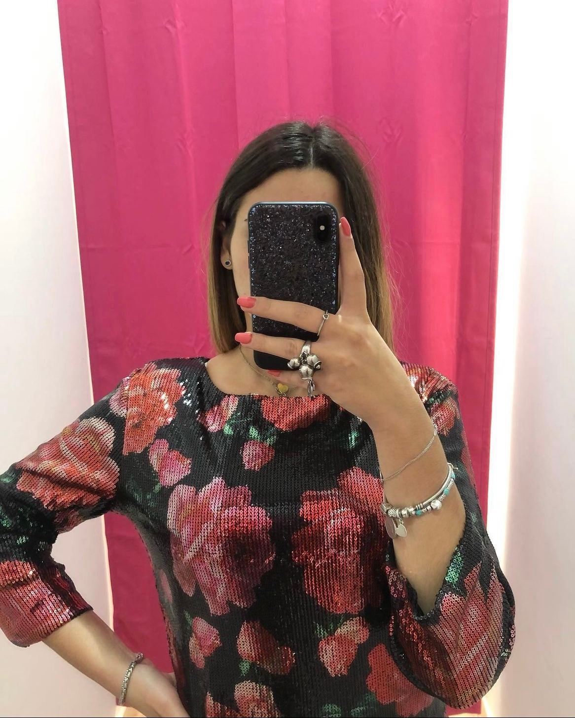 Vestito con fiori in paillettes