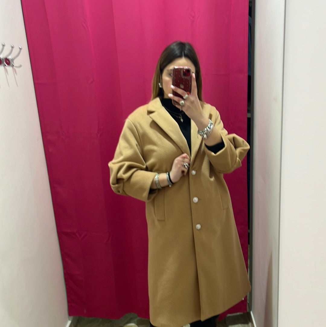 Cappotto con bottoni gioiello