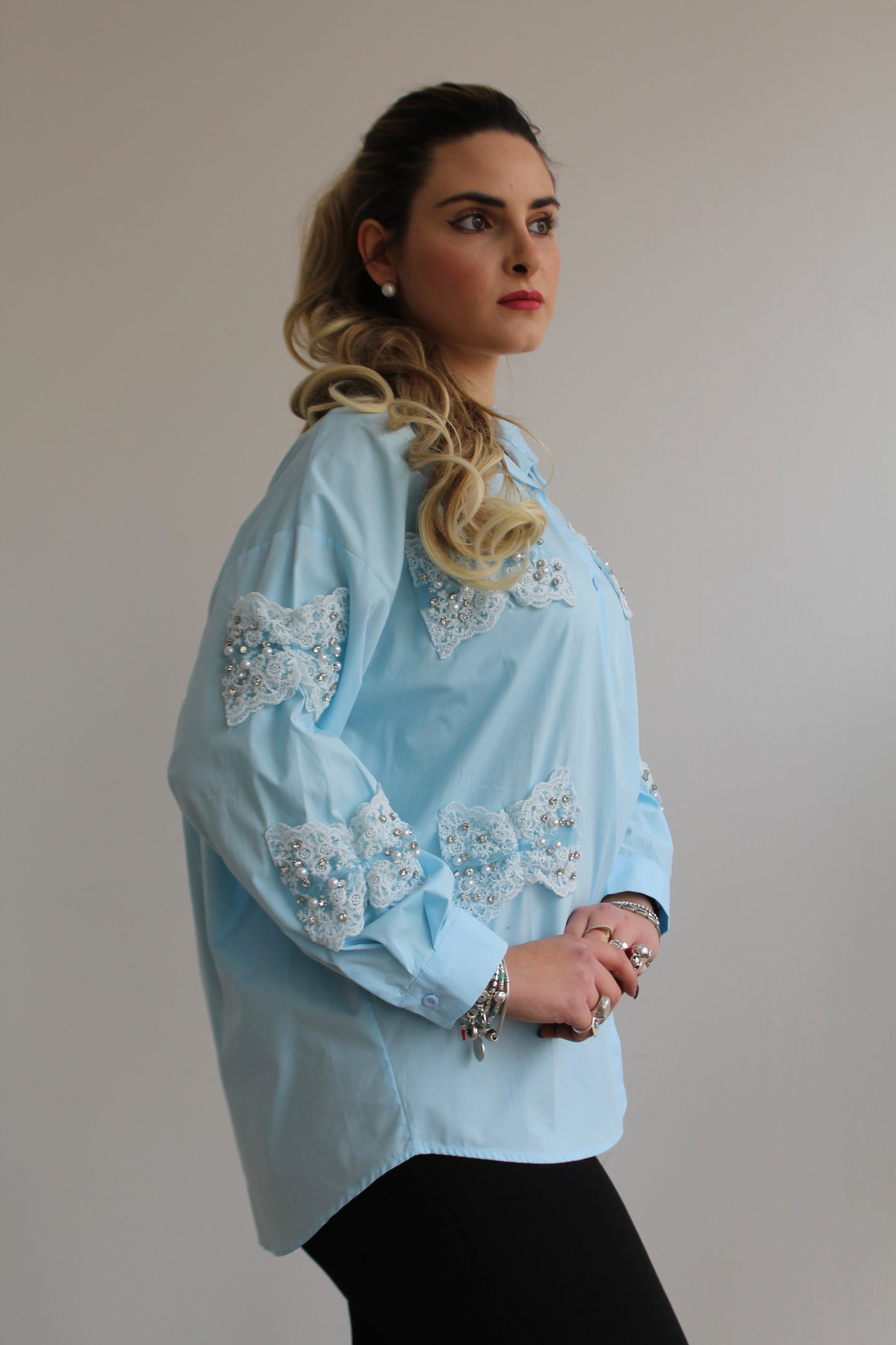 Camicia con perle e strass