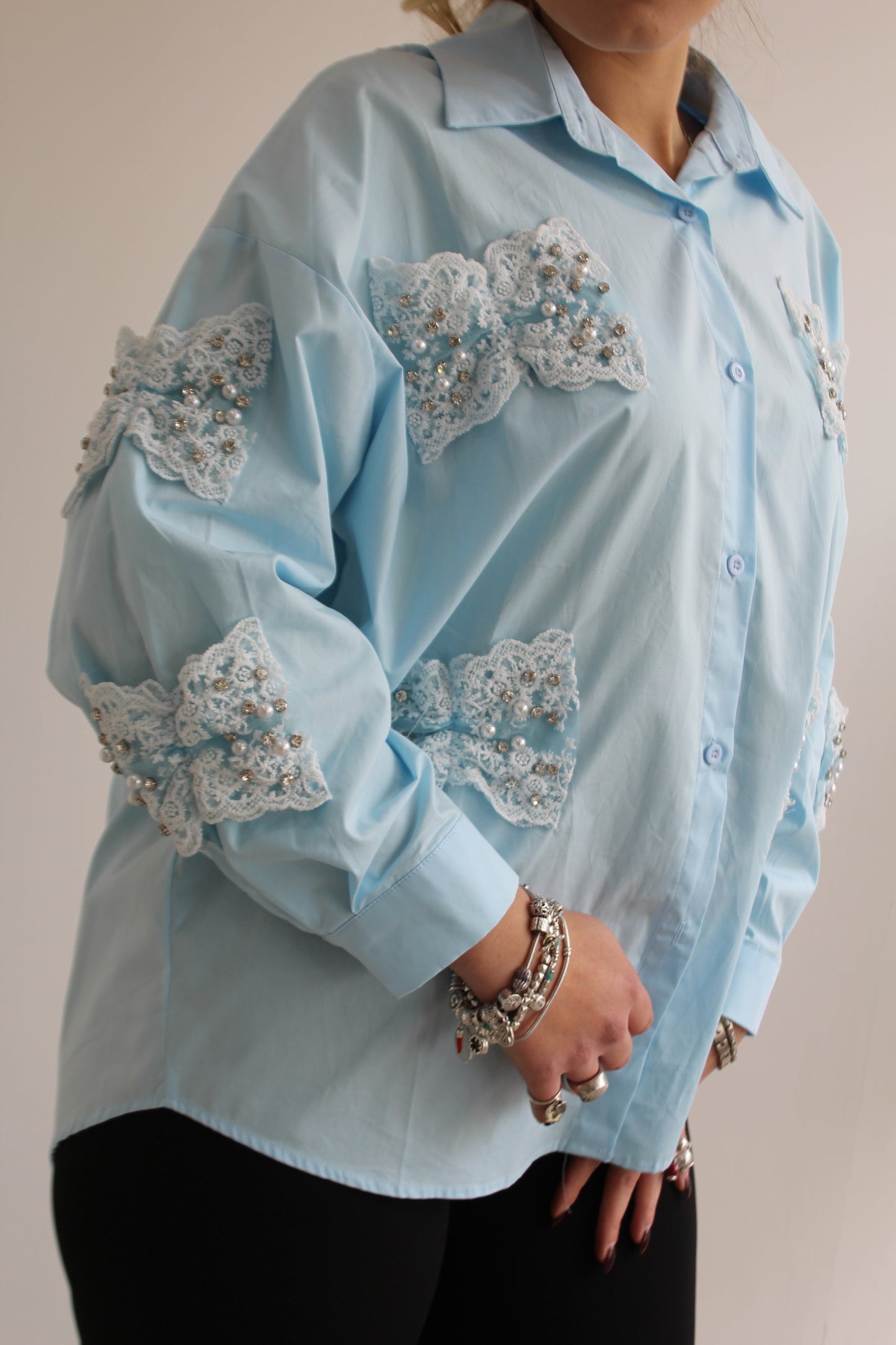 Camicia con perle e strass