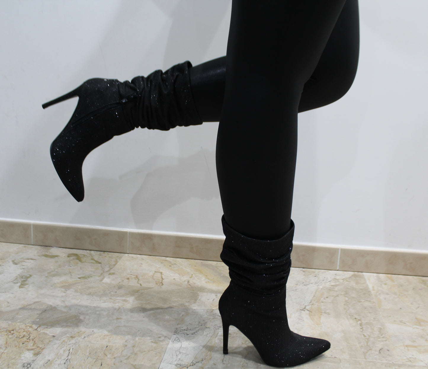 Stivale con tacco a spillo