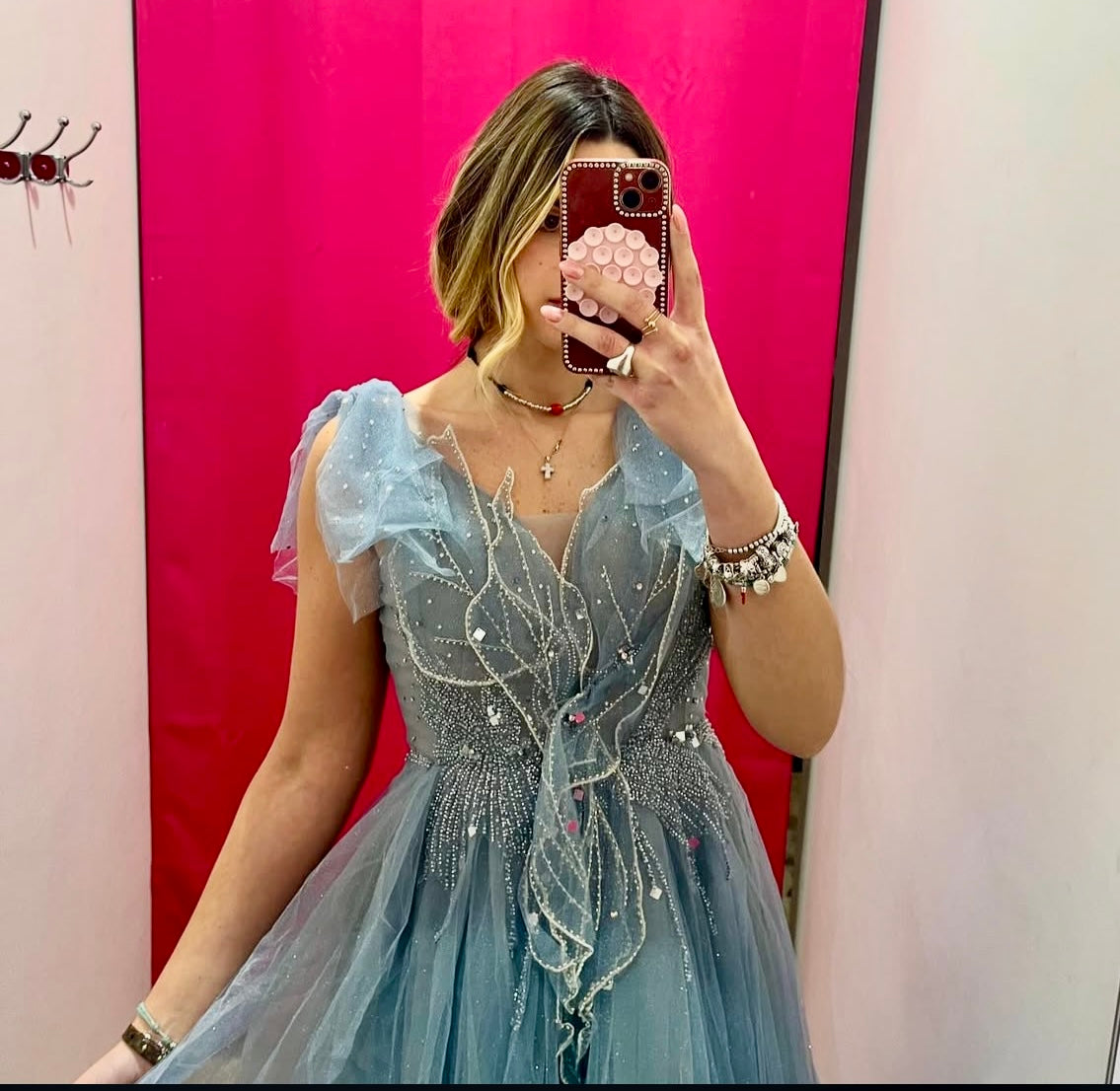 Abito lungo in tulle e cristalli